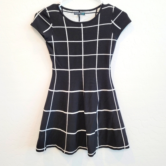 💕 My Michelle Girls Black & White Grid Print Dress Girl's Size Medium - Picture 1 of 9